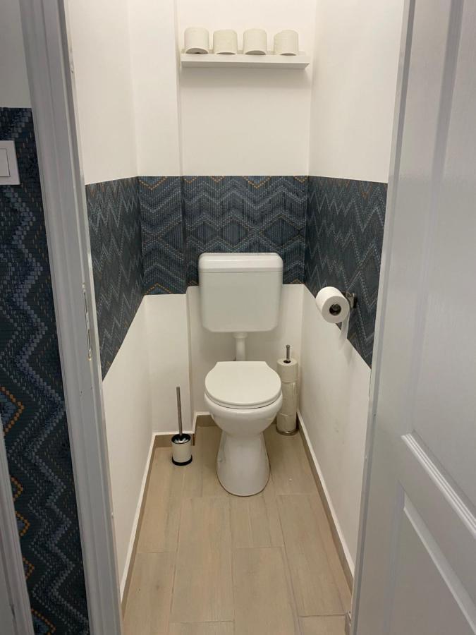 City Center Apartman Нагиканиша Екстериор снимка