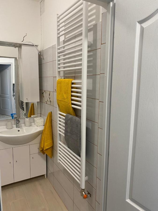 City Center Apartman Нагиканиша Екстериор снимка