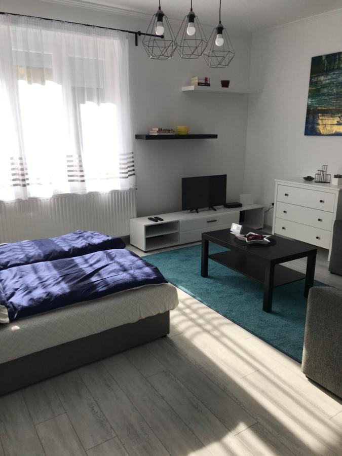 City Center Apartman Нагиканиша Екстериор снимка