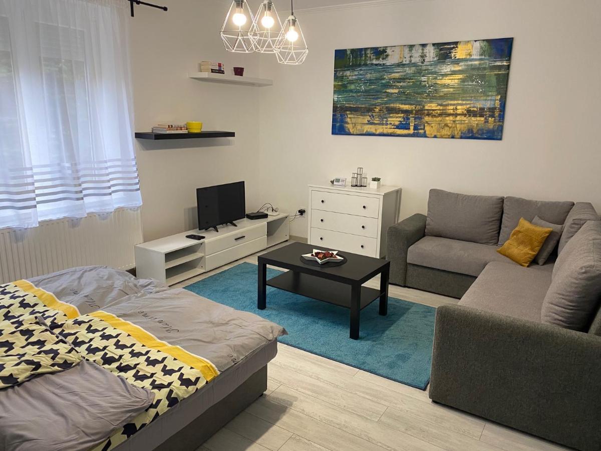 City Center Apartman Нагиканиша Екстериор снимка